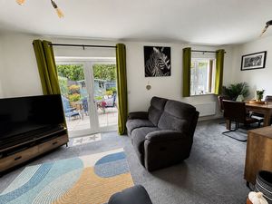Sitting Room_65AR- click for photo gallery